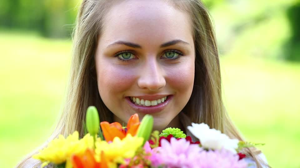 enviar flores a una mujer